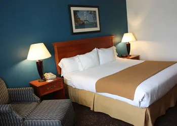 Holiday Inn Express Mackinaw City by IHG hotel thumbnail 5