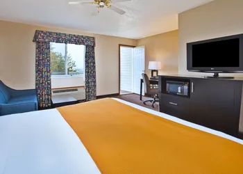 Holiday Inn Express Mackinaw City by IHG hotel thumbnail 7