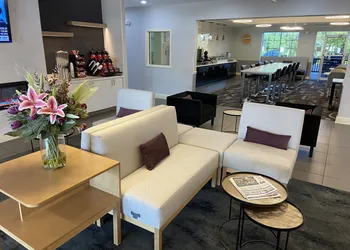 La Quinta Inn & Suites by Wyndham Austin - Cedar Park hotel thumbnail 2