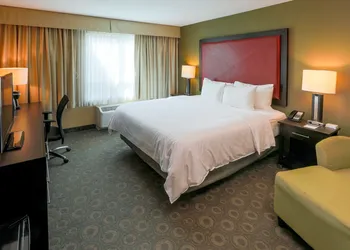 Crowne Plaza Houston Galleria Area by IHG hotel thumbnail 8