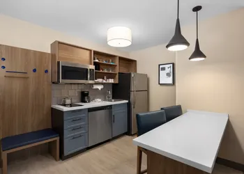 Candlewood Suites Sioux Falls by IHG hotel thumbnail 6