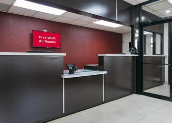 Red Roof Inn Forsyth hotel thumbnail 2
