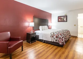 Red Roof Inn Forsyth hotel thumbnail 5