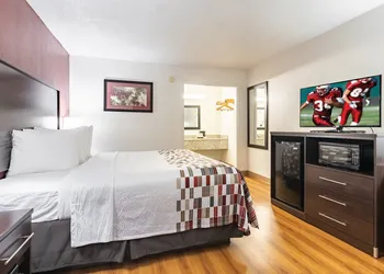 Red Roof Inn Forsyth hotel thumbnail 8