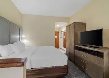 Comfort Inn Bismarck hotel thumbnail 5
