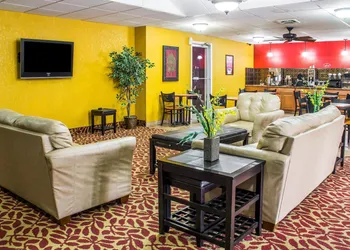 Econo Lodge Inn & Suites Walnut hotel thumbnail 4