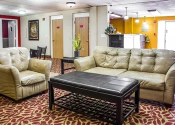 Econo Lodge Inn & Suites Walnut hotel thumbnail 6