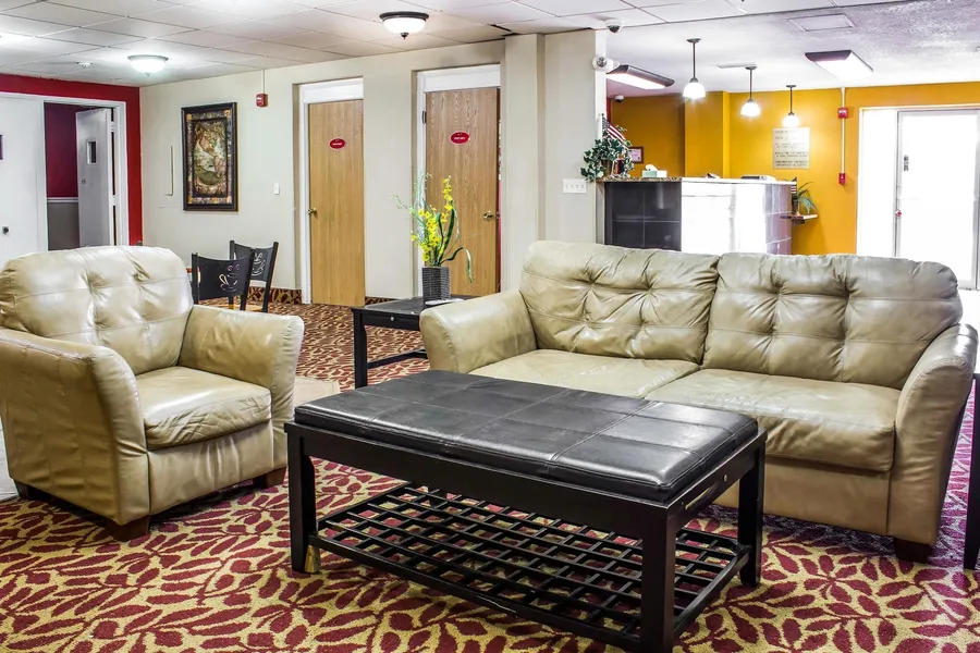 Econo Lodge Inn & Suites Walnut hotel detail image 6