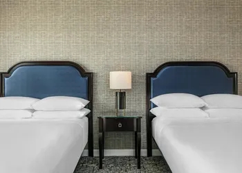 Sheraton LaGuardia East Hotel hotel thumbnail 8