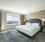 Sheraton LaGuardia East Hotel hotel detail image 7