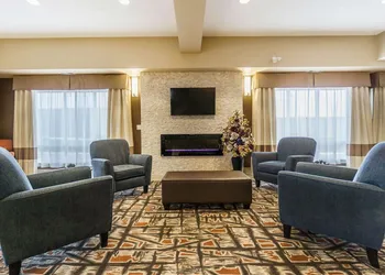 Comfort Inn & Suites Edmonton International Airport hotel thumbnail 5