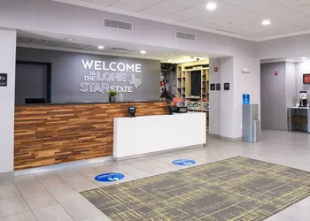 Hampton Inn & Suites Dallas/Lewisville-Vista Ridge Mall, TX hotel thumbnail 2