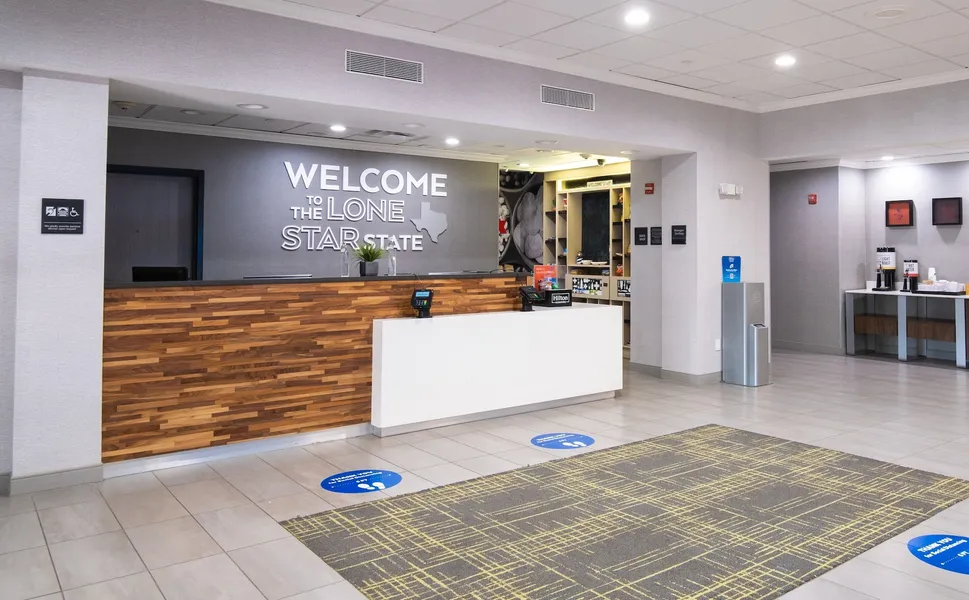 Hampton Inn & Suites Dallas/Lewisville-Vista Ridge Mall, TX hotel detail image 2