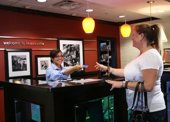 Hampton Inn & Suites Dallas/Lewisville-Vista Ridge Mall, TX hotel thumbnail 3