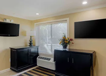 Extended Stay America Suites Boston Waltham 52 4th Ave hotel thumbnail 3