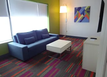 Holiday Inn Express & Suites, International Drive by IHG hotel thumbnail 4