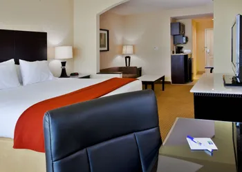 Holiday Inn Express & Suites, International Drive by IHG hotel thumbnail 6
