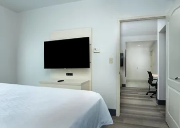 Holiday Inn Express & Suites, International Drive by IHG hotel thumbnail 8