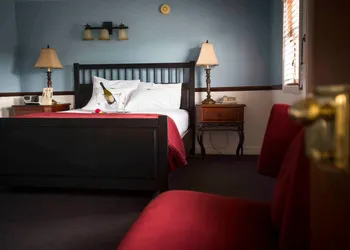 Delta King Hotel hotel thumbnail 6