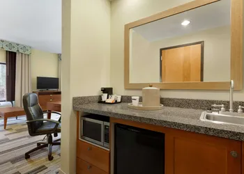 Hampton Inn & Suites Birmingham East Irondale hotel thumbnail 6