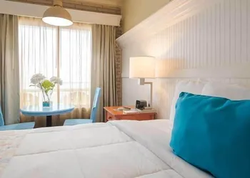 Gaido's Seaside Inn hotel thumbnail 2