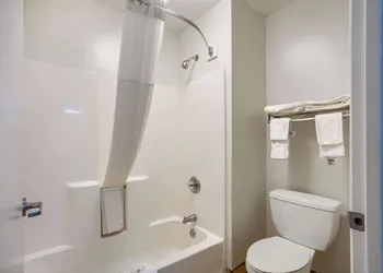 Quality Inn Gulf Shores Airport hotel thumbnail 7