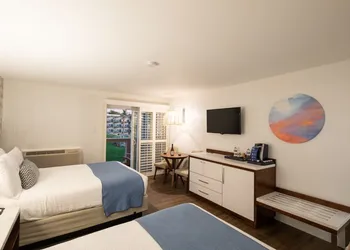 SeaCrest OceanFront Hotel hotel thumbnail 5