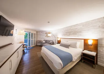 SeaCrest OceanFront Hotel hotel thumbnail 7