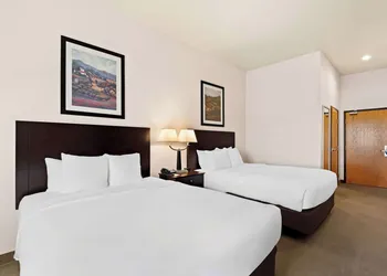 Comfort Inn & Suites Creswell hotel thumbnail 5