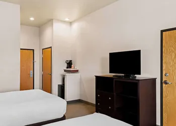 Comfort Inn & Suites Creswell hotel thumbnail 6