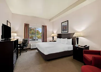 Comfort Inn & Suites Creswell hotel thumbnail 8