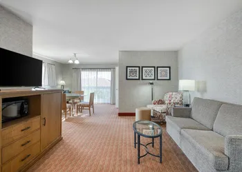 SureStay Hotel by Best Western Camarillo hotel thumbnail 4