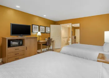 SureStay Hotel by Best Western Camarillo hotel thumbnail 6