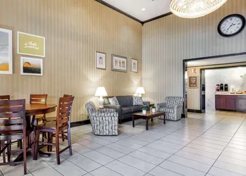 Days Inn by Wyndham Westminster hotel thumbnail 3