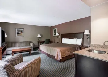 Days Inn by Wyndham Westminster hotel thumbnail 5