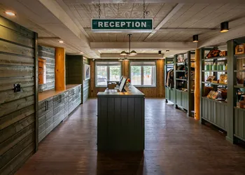 Pine Bungalows hotel thumbnail 3