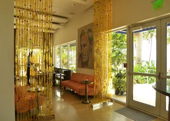 Royal Blues Hotel hotel thumbnail 3