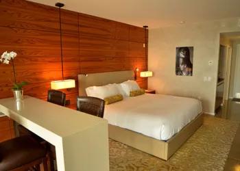 Royal Blues Hotel hotel thumbnail 6