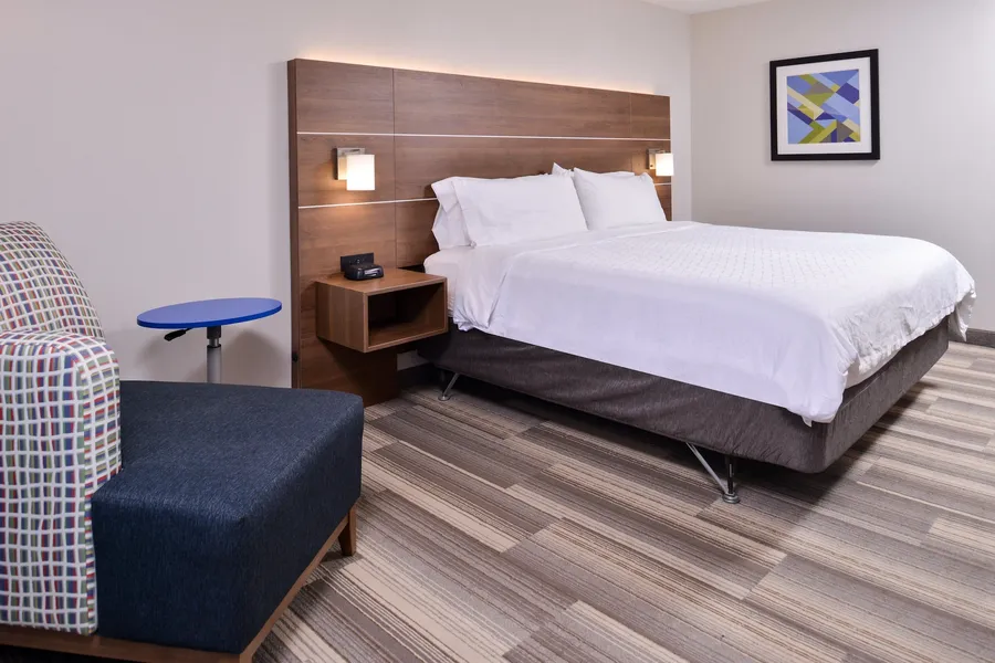 Holiday Inn Express Hotel & Suites Elgin by IHG hotel detail image 6