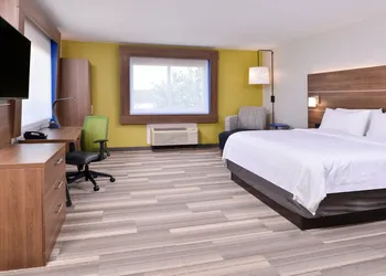 Holiday Inn Express Hotel & Suites Elgin by IHG hotel thumbnail 7
