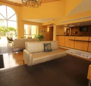 La Quinta Inn & Suites by Wyndham West Palm Beach Airport hotel detail image 3