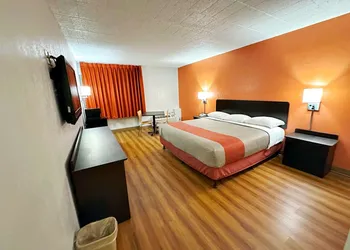 Motel 6 New Stanton, PA hotel thumbnail 5