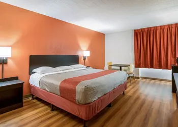 Motel 6 New Stanton, PA hotel thumbnail 7