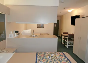 Americas Best Value Inn & Suites McDonough hotel thumbnail 2