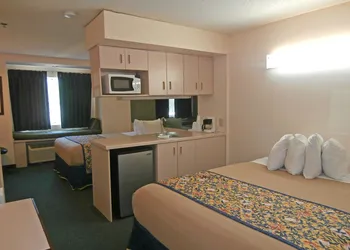 Americas Best Value Inn & Suites McDonough hotel thumbnail 5