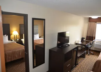 Quality Inn New London hotel thumbnail 5