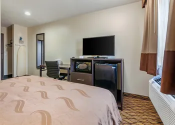 Quality Inn New London hotel thumbnail 8