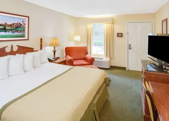 Baymont by Wyndham Ozark hotel thumbnail 7