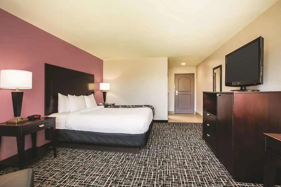 La Quinta Inn & Suites by Wyndham Russellville hotel detail image 6
