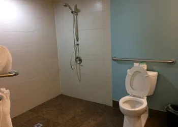 Econo Lodge hotel thumbnail 8